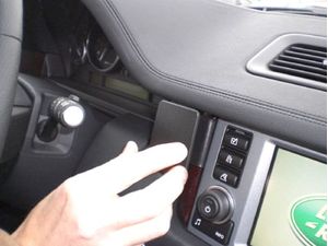 Brodit ProClip montážna konzola pre Land Rover Range Rover 02-12, na stred vľavo