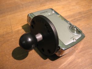 RAM Mounts adaptér so statívovým závitom pre veľké fotoaparáty a zrkadlovky s 1" kolíkom, RAM-B-202AU