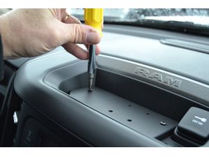 Brodit Montážny držiak ProClip pre Ram Pick Up 1500 19-24, na stred