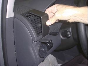 Brodit ProClip montážna konzola pre Volkswagen Touran 03-15, vľavo na mriežku