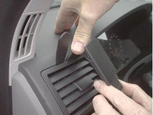 Brodit ProClip montážna konzola pre Volkswagen T5 Transporter Pickup 03-09, vľavo
