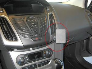 Brodit ProClip montážna konzola pre Ford Focus 11-14, na stred vpravo