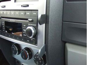 Brodit ProClip montážna konzola pre Dodge Nitro 07-12, na stred