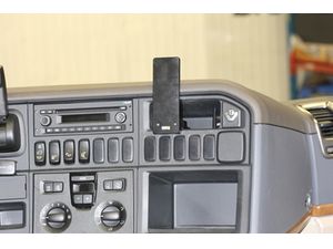Brodit ProClip konzoly pre Scania G-series 10-18/R-series 10-16, zosilnené prevedenie, na stred