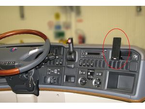 Brodit ProClip konzoly pre Scania G-series 10-18/R-series 10-16, zosilnené prevedenie, na stred