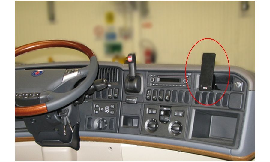Brodit ProClip konzoly pre Scania G-series 10-18/R-series 10-16, zosilnené prevedenie, na stred