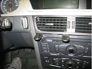 Brodit ProClip montážna konzola pre Audi A4 Avant 08-15/A4 Sedan 08-15/A5 07-16/S5 07-17, na stred