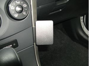 Brodit ProClip montážna konzola pre Toyota Corolla 08-11, na stred vpravo