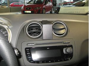 Brodit ProClip montážna konzola pre Seat Ibiza 09-15, na stred