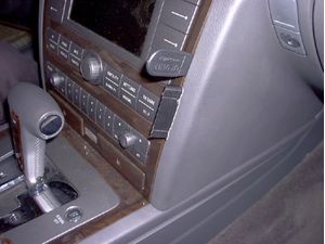 Brodit ProClip montážna konzola pre Volkswagen Phaeton 03-10, na stred