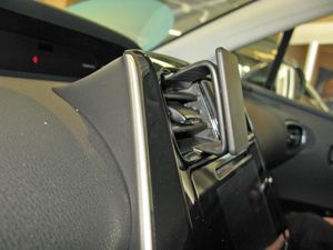 Brodit Montážny držiak ProClip pre Toyotu Prius 16-23, na stred