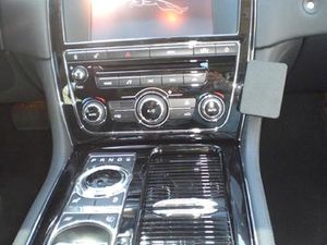 Brodit ProClip montážna konzola pre Jaguar XJ 10-19, na stred