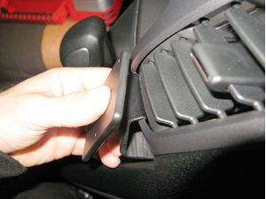 Brodit ProClip pre Ford Tourneo Connect 19-22/Transit Connect 19-24, vpravo uprostred