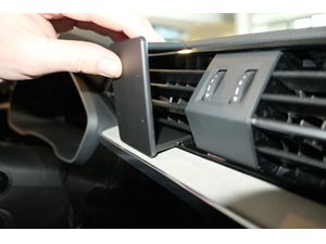 Brodit Montážny držiak ProClip pre Audi Q3 19-23, pre stred