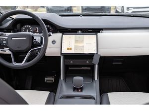 Montážny držiak Brodit ProClip pre Land Rover Discovery Sport 24-25, stredom doprava nadol
