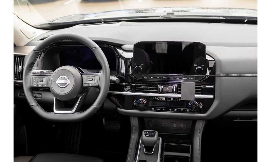 Montážny držiak Brodit ProClip pre Nissan Pathfinder 22-25, pre stred