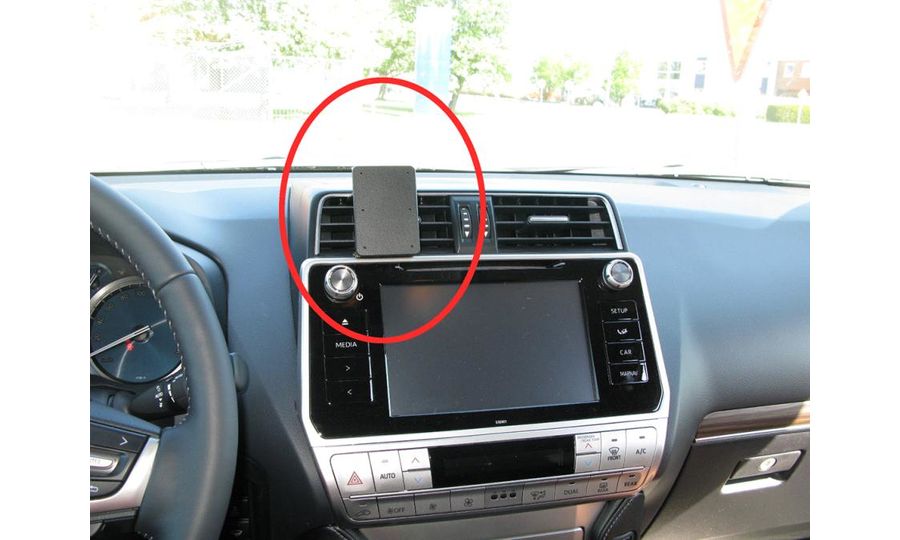 Brodit Montážny držiak ProClip pre Toyotu LandCruiser 150 18-23, na stred