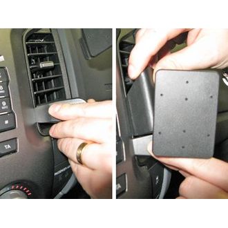 Brodit ProClip montážna konzola pre Ford Ranger 12-15, na stred vpravo