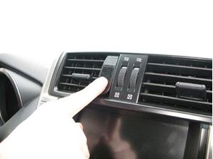 Brodit ProClip montážna konzola pre Toyota LandCruiser/LandCruiser 150/Prado 10-14, na stred