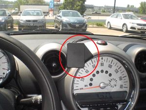 Brodit ProClip montážny držiak pre Mini Cooper Countryman/Paceman 15-16, na strede
