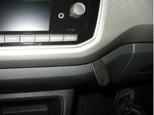 Brodit ProClip montážna konzola pre Škoda Citigo/Volkswagen UP/Seat Mii 17-22, na stred vpravo dole