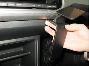 Brodit ProClip montážna konzola pre Škoda Citigo/Volkswagen UP/Seat Mii 17-22, na stred vpravo dole
