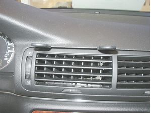 Brodit ProClip montážna konzola pre Volkswagen Passat 97-05, na stred vľavo