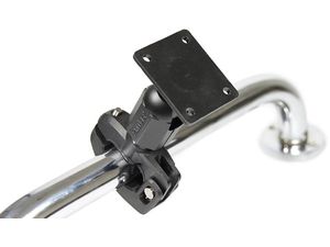 Brodit otočný držiak rúrky so závesom, priemer 22-31 mm, montážna podložka 50x42 mm, predvŕtaný AMPS