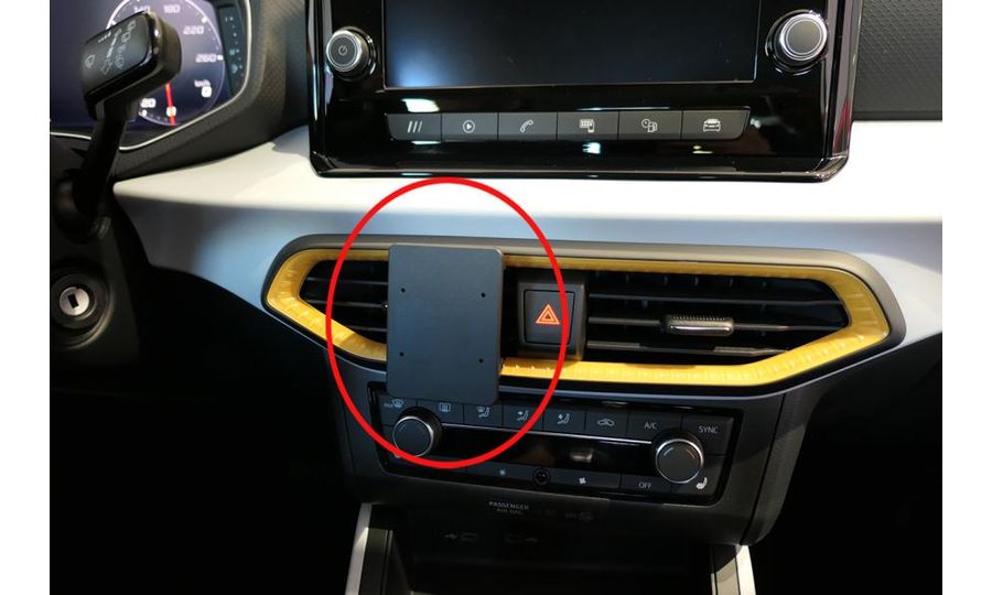 Brodit ProClip montážny držiak pre Seat Ibiza/Arona 22-24, pre stred