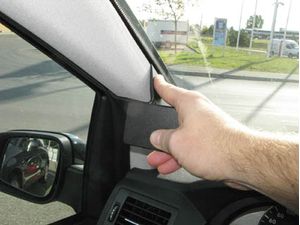 Brodit ProClip montážna konzola pre Mercedes Benz B-Class 05-11, vľavo na stĺpik