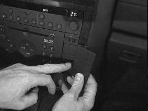 Brodit ProClip montážna konzola pre Opel Omega 00-05, na stred vpravo