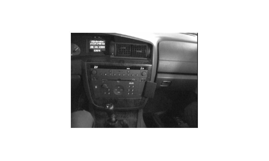 Brodit ProClip montážna konzola pre Opel Omega 00-05, na stred vpravo