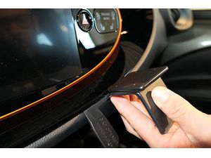 Brodit Montážny držiak ProClip pre Toyotu AYGO X 23-24, na stred