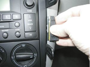 Brodit ProClip montážna konzola pre Volkswagen Golf IV 98-05, na stred