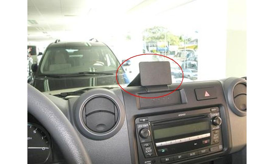 Brodit ProClip montážna konzola pre Toyota LandCruiser 70 08-23, na stred