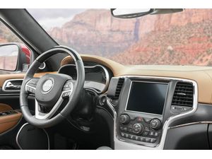Brodit Montážny držiak ProClip pre Jeep Grand Cherokee 11-20, na stred