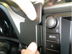 Brodit ProClip montážna konzola pre Toyota RAV 4 13-18, na stred