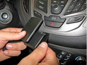 Brodit ProClip montážna konzola pre Ford Transit Courier 14-18, na stred