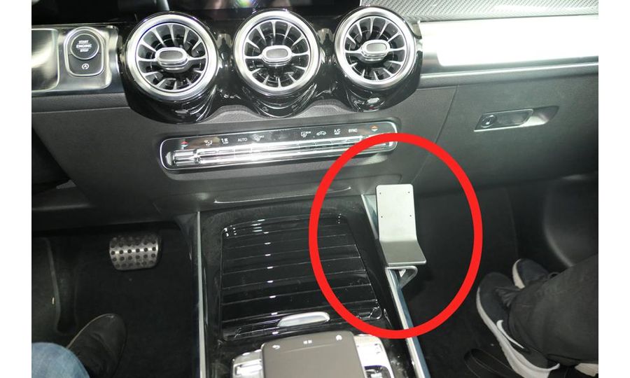 Brodit Montážny držiak ProClip pre Mercedes Benz GLB-Class 20-24, stred vpravo dole