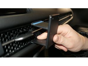 Brodit ProClip montážny držiak pre Hondu ZR-V 24-25, na stred