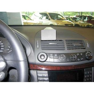 Brodit ProClip pre Mercedes Benz E-Class (200-430) Sedan 02-08, zosilnené prevedenie, na stred