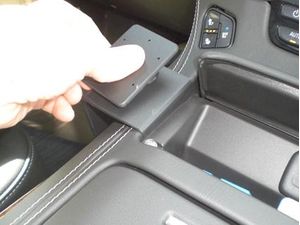 Brodit ProClip pre Chevrolet Suburban/Tahoe 15-20/GMC Yukon (XL/Denali) 15-20, na stred vľavo dole