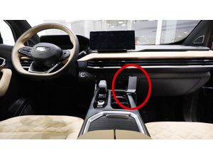 Brodit ProClip montážny držiak pre Geely Okavngo 23-24, stred sprava dole