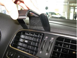Brodit ProClip montážna konzola pre Volkswagen Polo 10-17, na stred