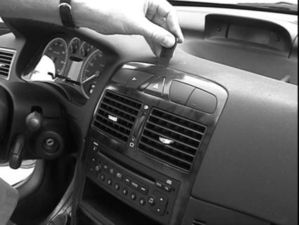 Brodit ProClip montážna konzola pre Peugeot 307 01-09, na stred vľavo