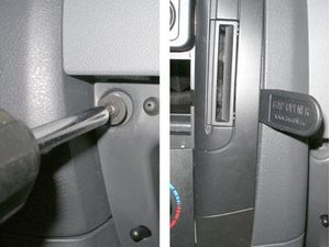 Brodit ProClip Citroen Jumpy II/Fiat Scudo/Peugeot Expert 07-16/Toyota ProAce 13-16, na stred vpravo