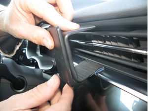 Brodit Montážny držiak ProClip pre Audi Q7 20-24/Q8 19-24, pre stred