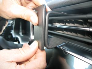 Brodit Montážny držiak ProClip pre Audi Q7 20-24/Q8 19-24, pre stred