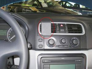 Brodit ProClip pre Škoda Fabia 08-14/Praktik/Roomster/Roomster Scout 07-15, na stred
