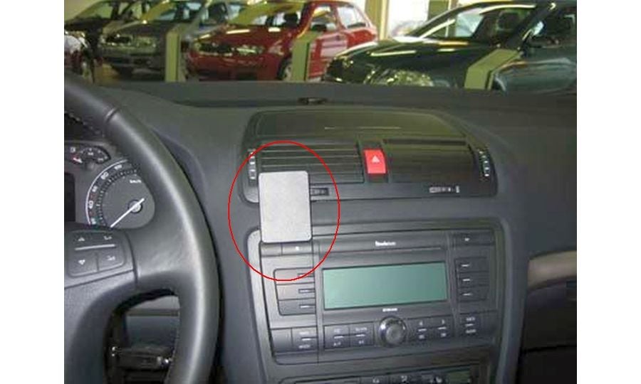 Brodit ProClip Škoda Octavia II Ambiente/Classic/Elegance/RS 05-13/Scout 07-13, na stred vľavo